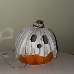 Ghostly Pumpkin Decor